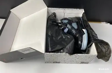 RETRO DB JORDAN "DOERNBECHER" 5 633068-010 AIR 0630